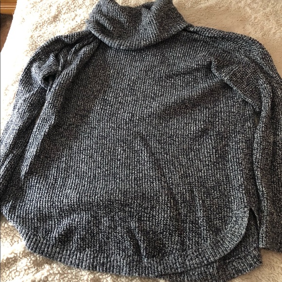 Old navy sweater - Picture 2 of 2